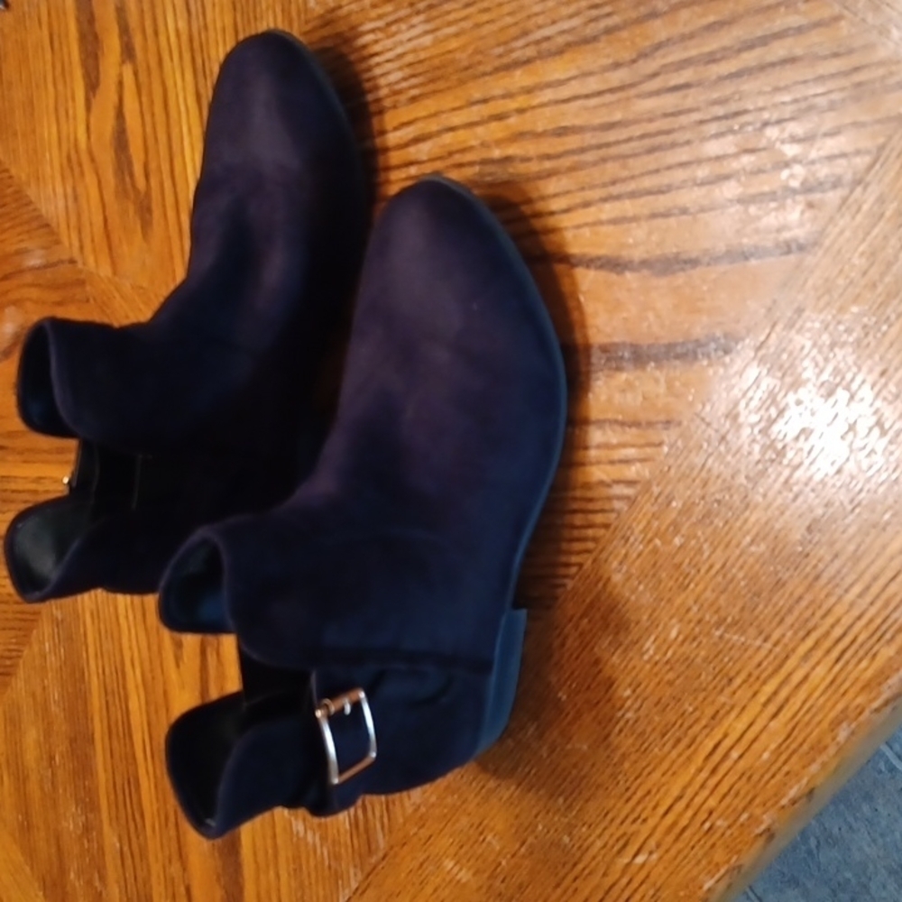COMFORT VIEW FAUX SUEDE ANKLE BOOTS
